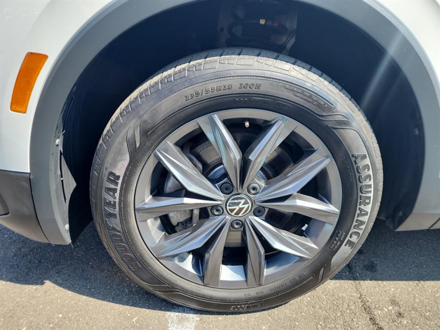2022 Volkswagen Tiguan 2.0T SE 4MOTION, available for sale in Islip, New York | L.I. Auto Gallery. Islip, New York 2022 Volkswagen Tiguan 2.0T SE 4MOTION, available for sale in Islip, New York | L.I. Auto Gallery. Islip, New York