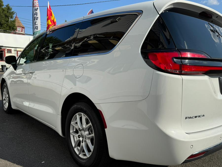 2023 Chrysler Pacifica Touring L FWD, available for sale in Newark, New Jersey | Champion Auto Sales. Newark, New Jersey 2023 Chrysler Pacifica Touring L FWD, available for sale in Newark, New Jersey | Champion Auto Sales. Newark, New Jersey