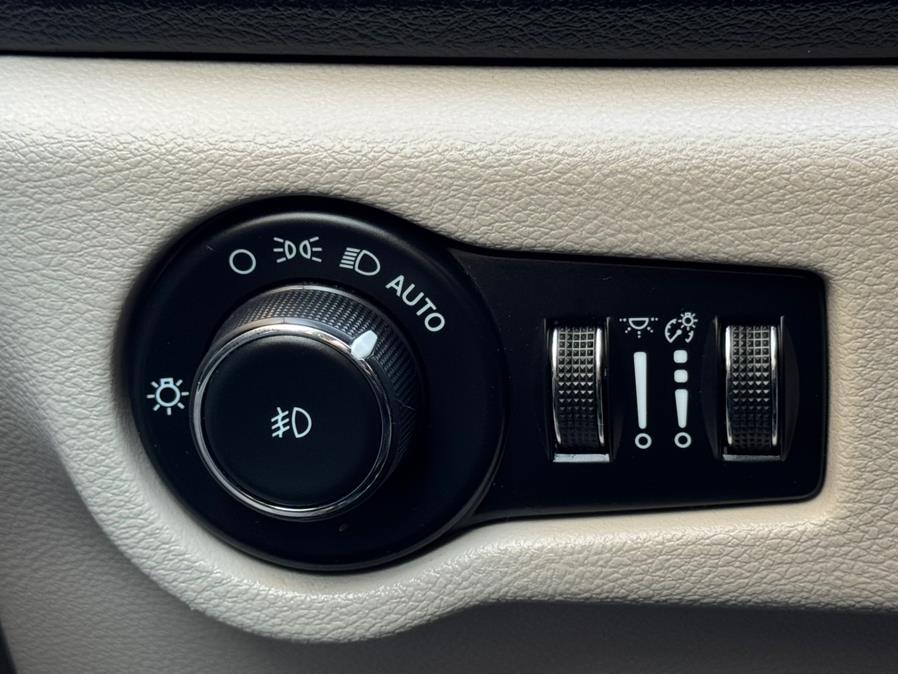 2023 Chrysler Pacifica Touring L FWD, available for sale in Newark, New Jersey | Champion Auto Sales. Newark, New Jersey 2023 Chrysler Pacifica Touring L FWD, available for sale in Newark, New Jersey | Champion Auto Sales. Newark, New Jersey