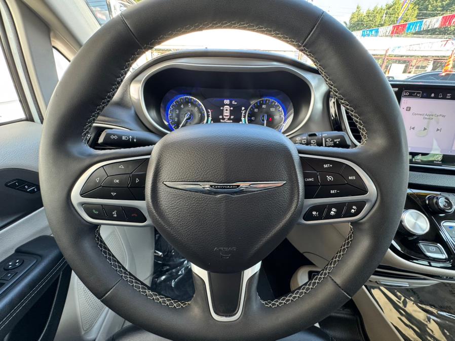 2023 Chrysler Pacifica Touring L FWD, available for sale in Newark, New Jersey | Champion Auto Sales. Newark, New Jersey 2023 Chrysler Pacifica Touring L FWD, available for sale in Newark, New Jersey | Champion Auto Sales. Newark, New Jersey