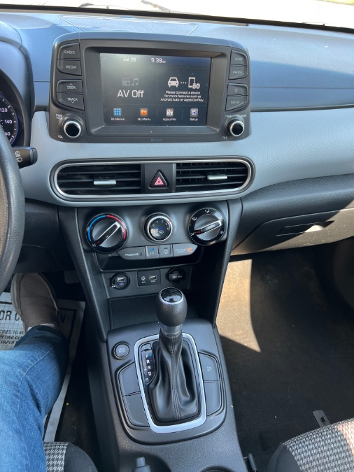 2019 Hyundai Kona SE Auto FWD, available for sale in Westfield, Massachusetts | Auto Wings Cop. Westfield, Massachusetts 2019 Hyundai Kona SE Auto FWD, available for sale in Westfield, Massachusetts | Auto Wings Cop. Westfield, Massachusetts
