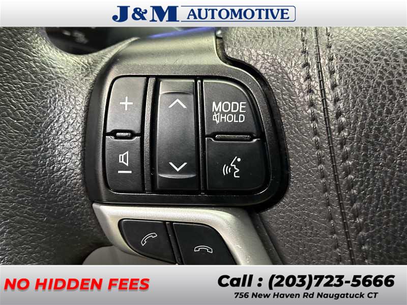 2019 Toyota Highlander LE, available for sale in Naugatuck, Connecticut | J&M Automotive Sls&Svc LLC. Naugatuck, Connecticut 2019 Toyota Highlander LE, available for sale in Naugatuck, Connecticut | J&M Automotive Sls&Svc LLC. Naugatuck, Connecticut