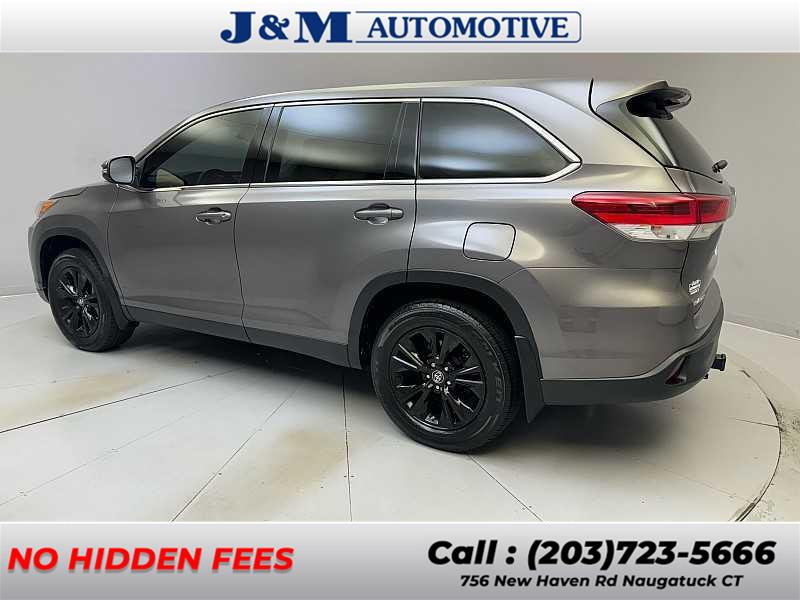 2019 Toyota Highlander LE photo 3