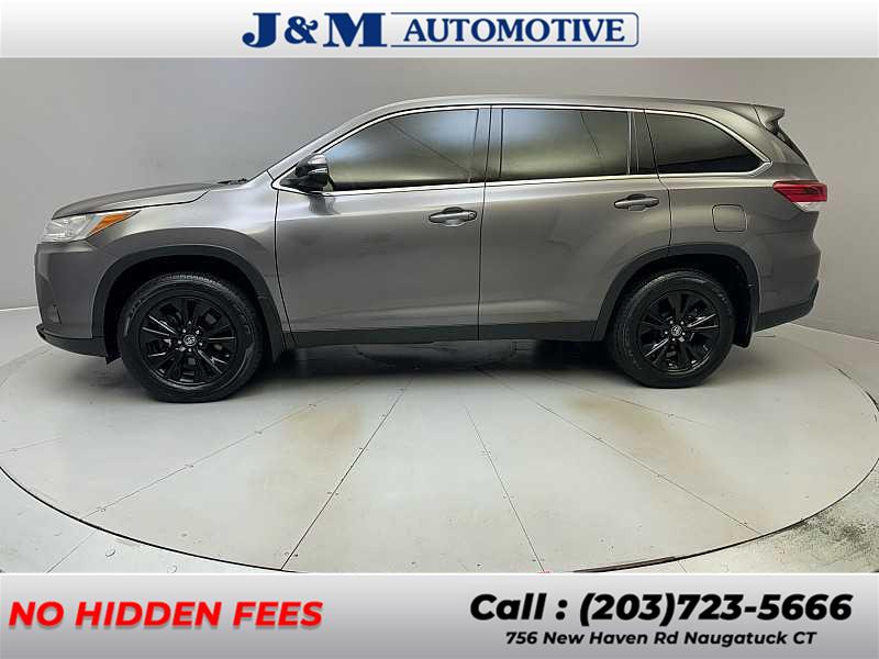 2019 Toyota Highlander LE photo 2