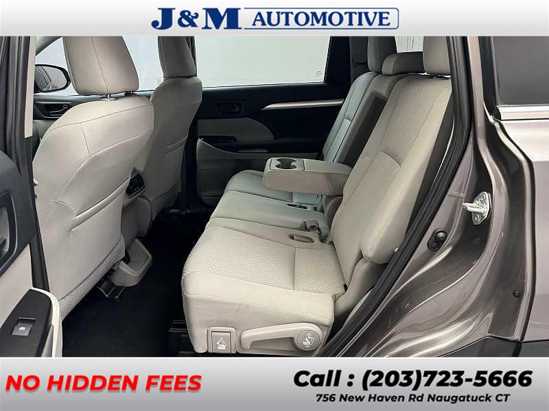 2019 Toyota Highlander LE, available for sale in Naugatuck, Connecticut | J&M Automotive Sls&Svc LLC. Naugatuck, Connecticut 2019 Toyota Highlander LE, available for sale in Naugatuck, Connecticut | J&M Automotive Sls&Svc LLC. Naugatuck, Connecticut