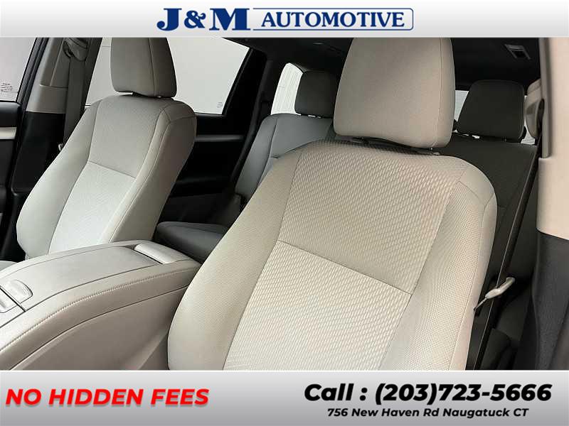2019 Toyota Highlander LE, available for sale in Naugatuck, Connecticut | J&M Automotive Sls&Svc LLC. Naugatuck, Connecticut 2019 Toyota Highlander LE, available for sale in Naugatuck, Connecticut | J&M Automotive Sls&Svc LLC. Naugatuck, Connecticut