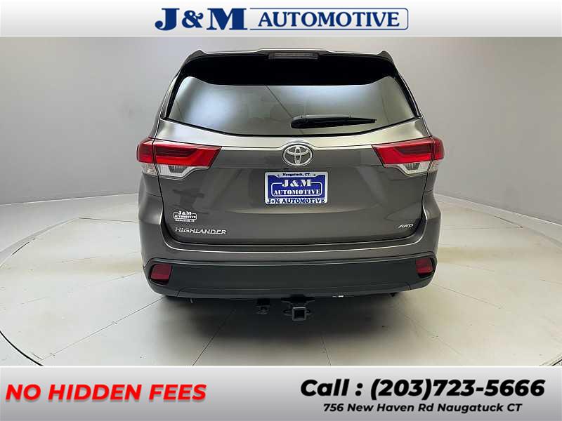 2019 Toyota Highlander LE photo 4