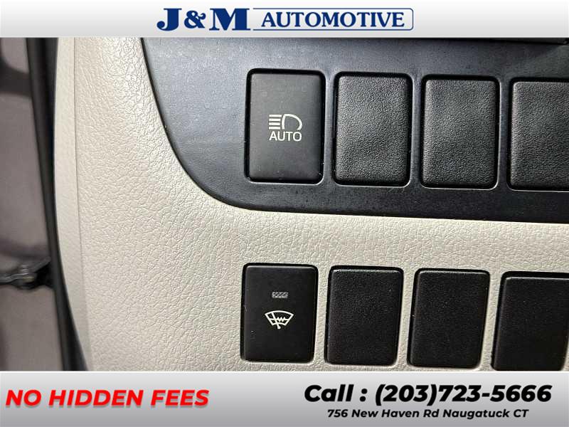 2019 Toyota Highlander LE, available for sale in Naugatuck, Connecticut | J&M Automotive Sls&Svc LLC. Naugatuck, Connecticut 2019 Toyota Highlander LE, available for sale in Naugatuck, Connecticut | J&M Automotive Sls&Svc LLC. Naugatuck, Connecticut