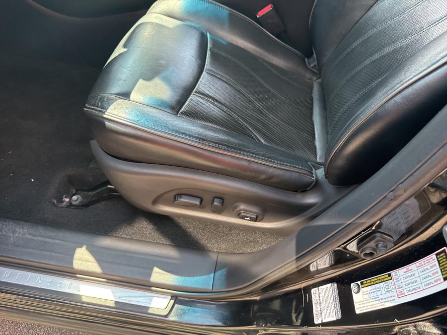 2014 Infiniti QX60 AWD 4dr, available for sale in Worcester, Massachusetts | Worcester Auto Outlet LLC. Worcester, Massachusetts 2014 Infiniti QX60 AWD 4dr, available for sale in Worcester, Massachusetts | Worcester Auto Outlet LLC. Worcester, Massachusetts