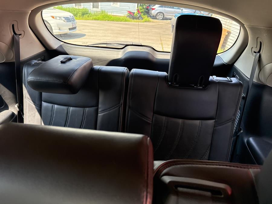 2014 Infiniti QX60 AWD 4dr, available for sale in Worcester, Massachusetts | Worcester Auto Outlet LLC. Worcester, Massachusetts 2014 Infiniti QX60 AWD 4dr, available for sale in Worcester, Massachusetts | Worcester Auto Outlet LLC. Worcester, Massachusetts