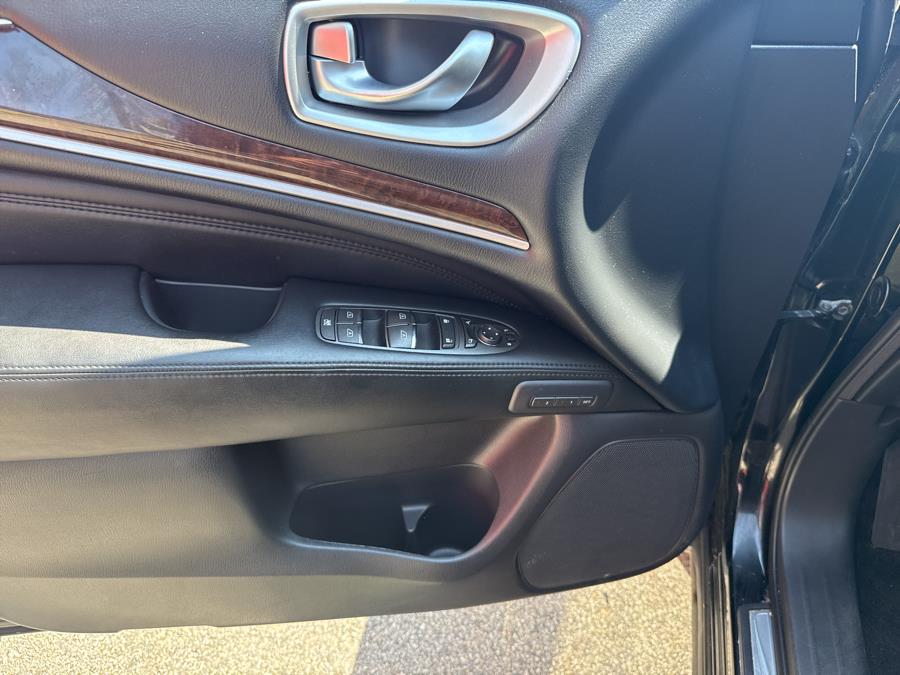 2014 Infiniti QX60 AWD 4dr, available for sale in Worcester, Massachusetts | Worcester Auto Outlet LLC. Worcester, Massachusetts 2014 Infiniti QX60 AWD 4dr, available for sale in Worcester, Massachusetts | Worcester Auto Outlet LLC. Worcester, Massachusetts