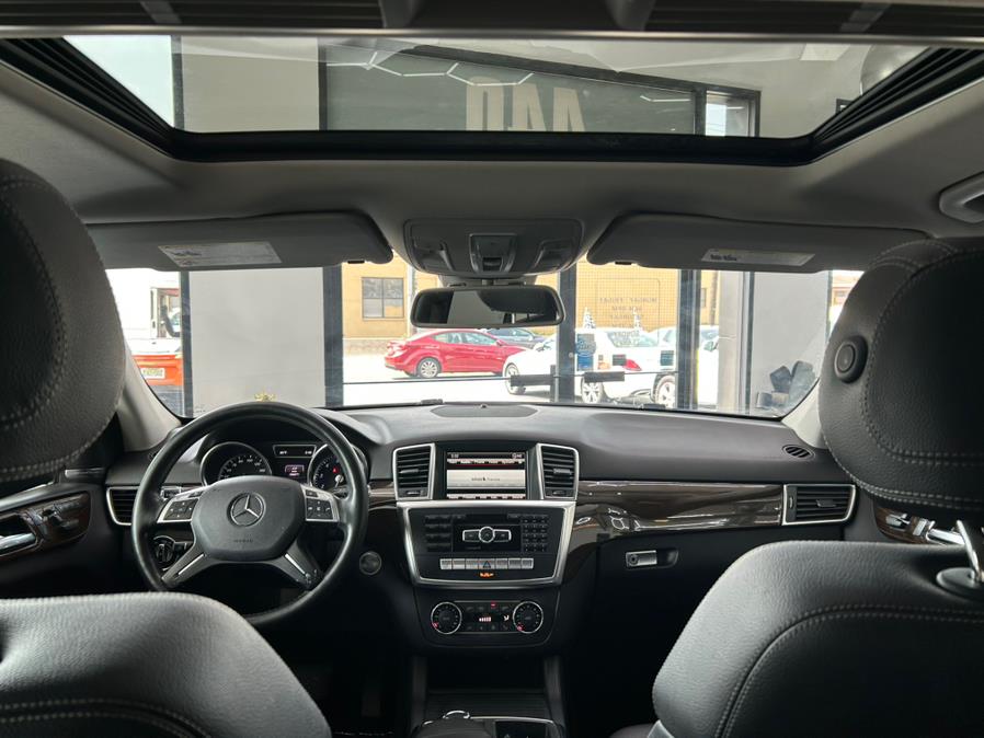 2015 Mercedes-Benz M-Class 4MATIC 4dr ML 350, available for sale in Jersey City, New Jersey | Luxe Auto Galleria. Jersey City, New Jersey 2015 Mercedes-Benz M-Class 4MATIC 4dr ML 350, available for sale in Jersey City, New Jersey | Luxe Auto Galleria. Jersey City, New Jersey