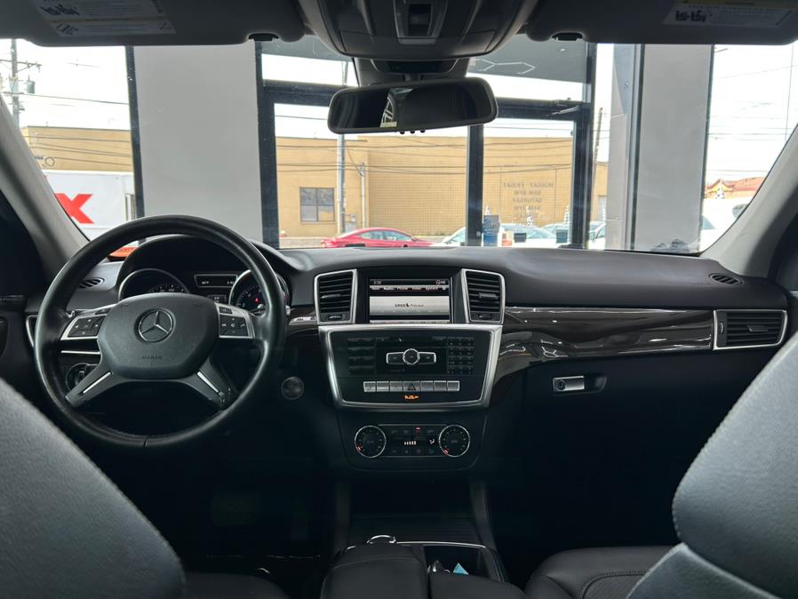 2015 Mercedes-Benz M-Class 4MATIC 4dr ML 350, available for sale in Jersey City, New Jersey | Luxe Auto Galleria. Jersey City, New Jersey 2015 Mercedes-Benz M-Class 4MATIC 4dr ML 350, available for sale in Jersey City, New Jersey | Luxe Auto Galleria. Jersey City, New Jersey