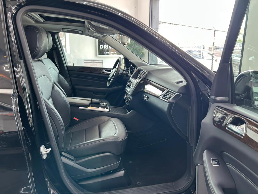 2015 Mercedes-Benz M-Class 4MATIC 4dr ML 350, available for sale in Jersey City, New Jersey | Luxe Auto Galleria. Jersey City, New Jersey 2015 Mercedes-Benz M-Class 4MATIC 4dr ML 350, available for sale in Jersey City, New Jersey | Luxe Auto Galleria. Jersey City, New Jersey
