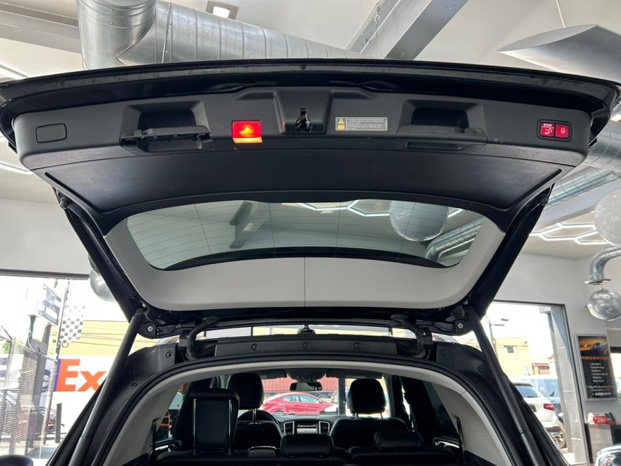 2015 Mercedes-Benz M-Class 4MATIC 4dr ML 350, available for sale in Jersey City, New Jersey | Luxe Auto Galleria. Jersey City, New Jersey 2015 Mercedes-Benz M-Class 4MATIC 4dr ML 350, available for sale in Jersey City, New Jersey | Luxe Auto Galleria. Jersey City, New Jersey
