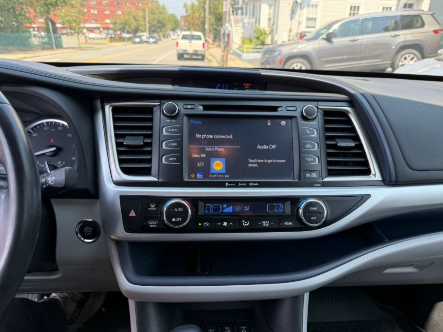 2019 Toyota Highlander XLE, available for sale in Peabody, Massachusetts | New Star Motors. Peabody, Massachusetts 2019 Toyota Highlander XLE, available for sale in Peabody, Massachusetts | New Star Motors. Peabody, Massachusetts