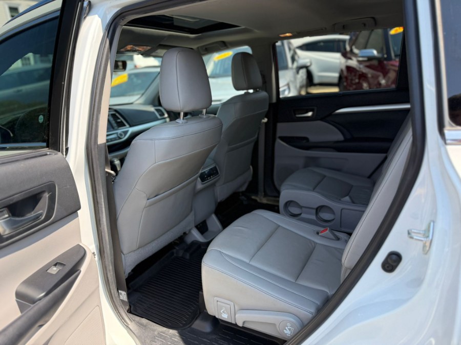 2019 Toyota Highlander XLE, available for sale in Peabody, Massachusetts | New Star Motors. Peabody, Massachusetts 2019 Toyota Highlander XLE, available for sale in Peabody, Massachusetts | New Star Motors. Peabody, Massachusetts