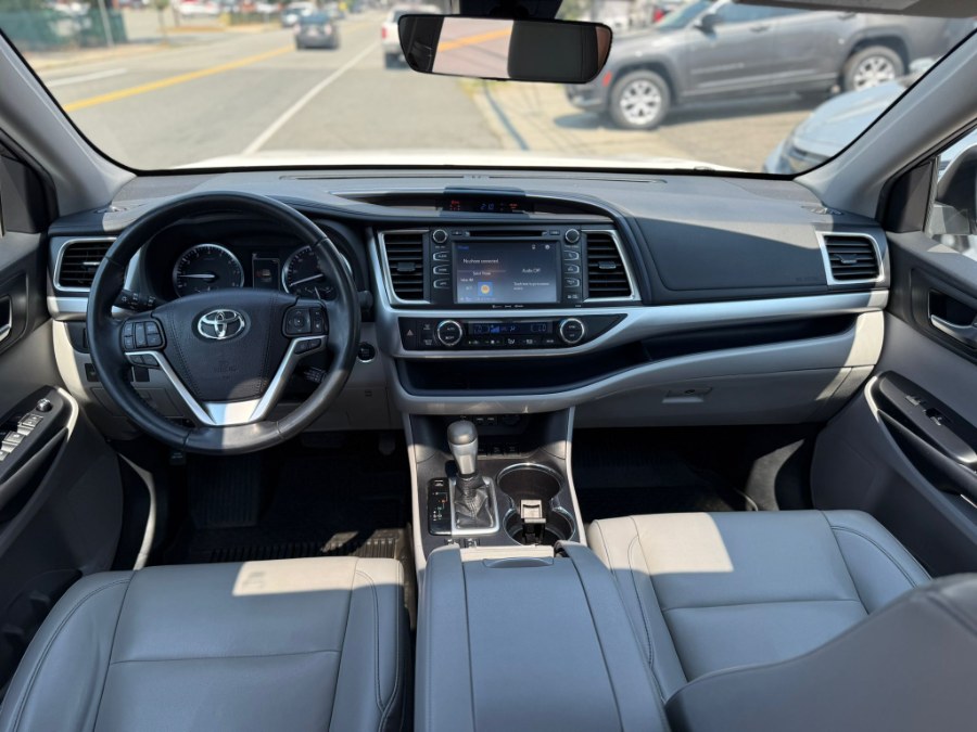 2019 Toyota Highlander XLE, available for sale in Peabody, Massachusetts | New Star Motors. Peabody, Massachusetts 2019 Toyota Highlander XLE, available for sale in Peabody, Massachusetts | New Star Motors. Peabody, Massachusetts
