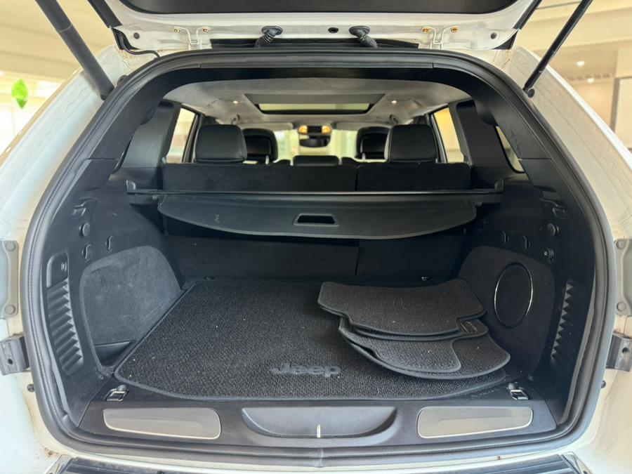2018 Jeep Grand Cherokee Summit 4x4, available for sale in Franklin Square, New York | Luxury Motor Club. Franklin Square, New York 2018 Jeep Grand Cherokee Summit 4x4, available for sale in Franklin Square, New York | Luxury Motor Club. Franklin Square, New York