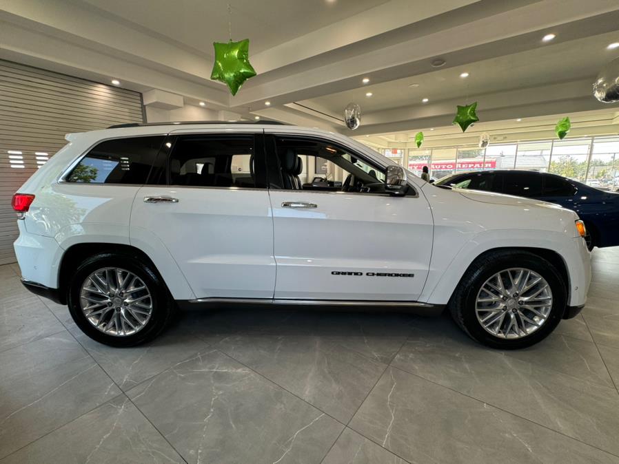 2018 Jeep Grand Cherokee Summit 4x4, available for sale in Franklin Square, New York | Luxury Motor Club. Franklin Square, New York 2018 Jeep Grand Cherokee Summit 4x4, available for sale in Franklin Square, New York | Luxury Motor Club. Franklin Square, New York