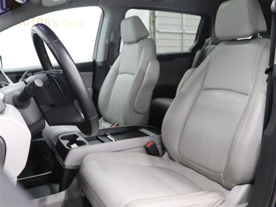 2019 Honda Odyssey TOURING, available for sale in Paterson, New Jersey | Fast Track Motors. Paterson, New Jersey 2019 Honda Odyssey TOURING, available for sale in Paterson, New Jersey | Fast Track Motors. Paterson, New Jersey