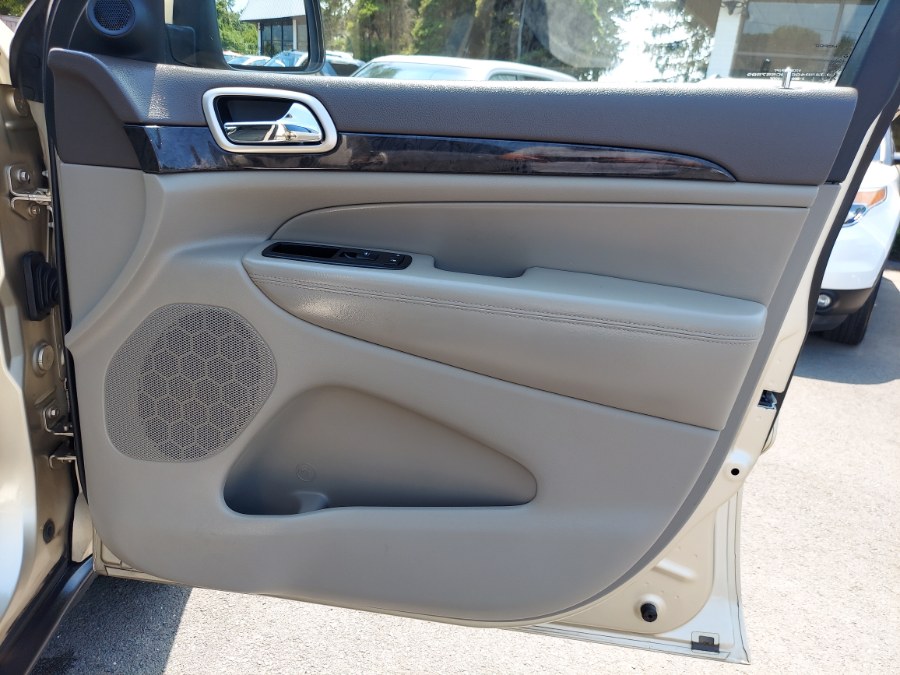 2011 Jeep Grand Cherokee 4WD 4dr Laredo, available for sale in East Windsor, Connecticut | United Auto Sales of E Windsor, Inc. East Windsor, Connecticut 2011 Jeep Grand Cherokee 4WD 4dr Laredo, available for sale in East Windsor, Connecticut | United Auto Sales of E Windsor, Inc. East Windsor, Connecticut