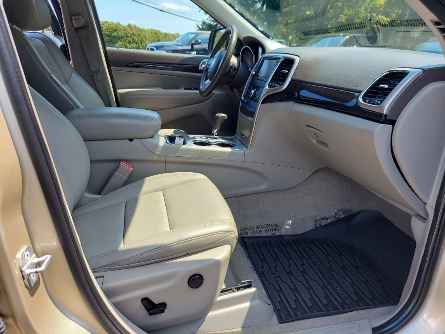2011 Jeep Grand Cherokee 4WD 4dr Laredo, available for sale in East Windsor, Connecticut | United Auto Sales of E Windsor, Inc. East Windsor, Connecticut 2011 Jeep Grand Cherokee 4WD 4dr Laredo, available for sale in East Windsor, Connecticut | United Auto Sales of E Windsor, Inc. East Windsor, Connecticut