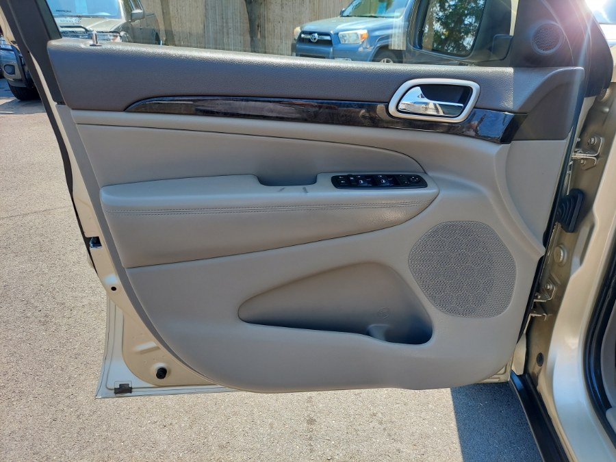 2011 Jeep Grand Cherokee 4WD 4dr Laredo, available for sale in East Windsor, Connecticut | United Auto Sales of E Windsor, Inc. East Windsor, Connecticut 2011 Jeep Grand Cherokee 4WD 4dr Laredo, available for sale in East Windsor, Connecticut | United Auto Sales of E Windsor, Inc. East Windsor, Connecticut