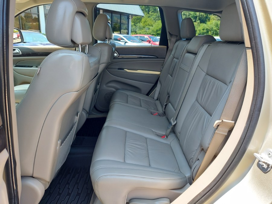 2011 Jeep Grand Cherokee 4WD 4dr Laredo, available for sale in East Windsor, Connecticut | United Auto Sales of E Windsor, Inc. East Windsor, Connecticut 2011 Jeep Grand Cherokee 4WD 4dr Laredo, available for sale in East Windsor, Connecticut | United Auto Sales of E Windsor, Inc. East Windsor, Connecticut