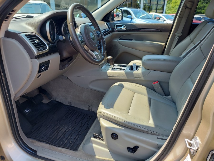 2011 Jeep Grand Cherokee 4WD 4dr Laredo, available for sale in East Windsor, Connecticut | United Auto Sales of E Windsor, Inc. East Windsor, Connecticut 2011 Jeep Grand Cherokee 4WD 4dr Laredo, available for sale in East Windsor, Connecticut | United Auto Sales of E Windsor, Inc. East Windsor, Connecticut
