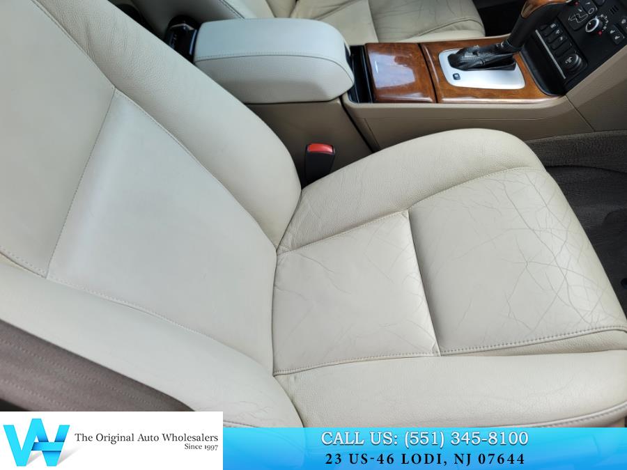 2007 Volvo XC90 AWD 4dr V8, available for sale in Lodi, New Jersey | AW Auto & Truck Wholesalers, Inc. Lodi, New Jersey 2007 Volvo XC90 AWD 4dr V8, available for sale in Lodi, New Jersey | AW Auto & Truck Wholesalers, Inc. Lodi, New Jersey