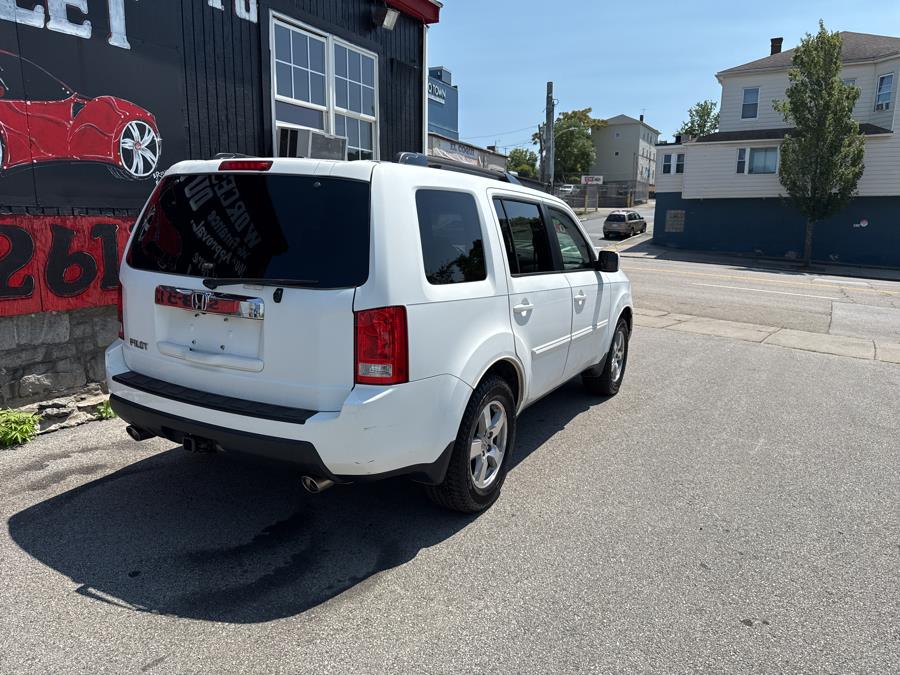 2011 Honda Pilot 2WD 4dr EX-L, available for sale in Worcester, Massachusetts | Worcester Auto Outlet LLC. Worcester, Massachusetts 2011 Honda Pilot 2WD 4dr EX-L, available for sale in Worcester, Massachusetts | Worcester Auto Outlet LLC. Worcester, Massachusetts