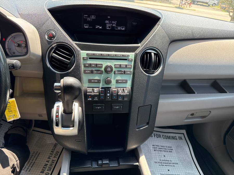 2011 Honda Pilot 2WD 4dr EX-L, available for sale in Worcester, Massachusetts | Worcester Auto Outlet LLC. Worcester, Massachusetts 2011 Honda Pilot 2WD 4dr EX-L, available for sale in Worcester, Massachusetts | Worcester Auto Outlet LLC. Worcester, Massachusetts
