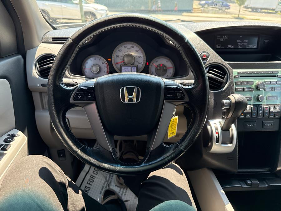 2011 Honda Pilot 2WD 4dr EX-L, available for sale in Worcester, Massachusetts | Worcester Auto Outlet LLC. Worcester, Massachusetts 2011 Honda Pilot 2WD 4dr EX-L, available for sale in Worcester, Massachusetts | Worcester Auto Outlet LLC. Worcester, Massachusetts