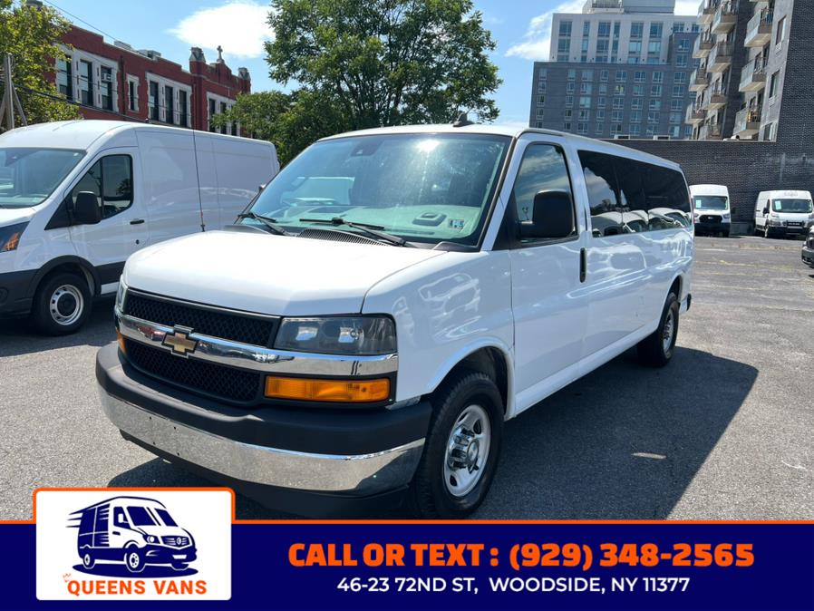 2019 Chevrolet Express Passenger LT's photo