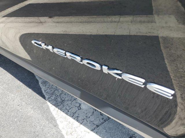 2019 Jeep Cherokee Latitude Plus FWD, available for sale in Fort Myers, Florida | Carlux Fort Myers. Fort Myers, Florida 2019 Jeep Cherokee Latitude Plus FWD, available for sale in Fort Myers, Florida | Carlux Fort Myers. Fort Myers, Florida