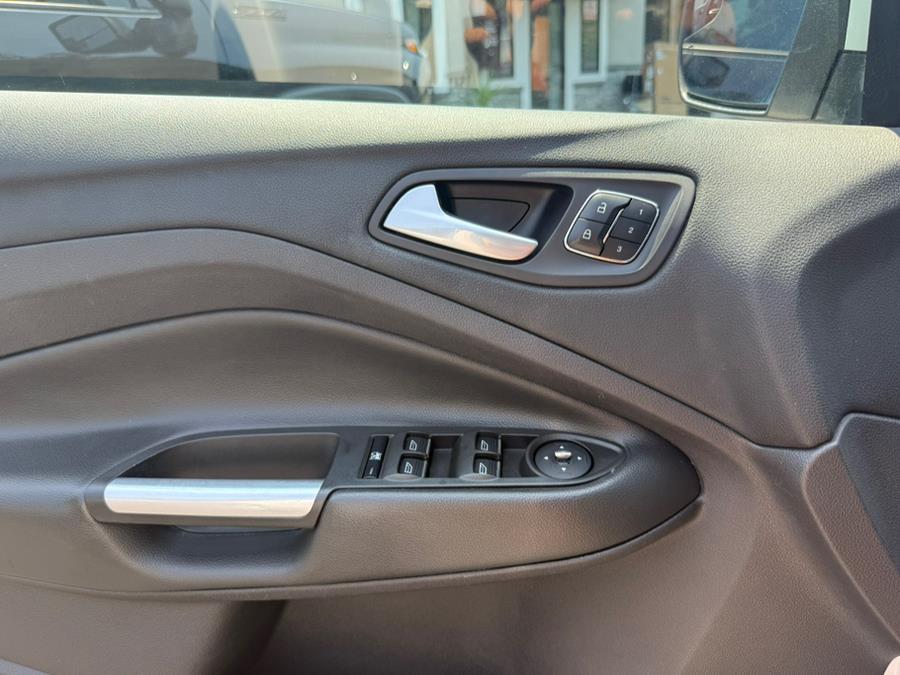 2014 Ford Escape 4WD 4dr Titanium, available for sale in Branford, Connecticut | J&E Auto Sales LLC. Branford, Connecticut 2014 Ford Escape 4WD 4dr Titanium, available for sale in Branford, Connecticut | J&E Auto Sales LLC. Branford, Connecticut