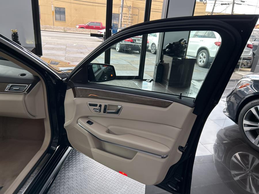 2014 Mercedes-Benz E-Class 4dr Sdn E 350 Luxury 4MATIC, available for sale in Jersey City, New Jersey | Luxe Auto Galleria. Jersey City, New Jersey 2014 Mercedes-Benz E-Class 4dr Sdn E 350 Luxury 4MATIC, available for sale in Jersey City, New Jersey | Luxe Auto Galleria. Jersey City, New Jersey