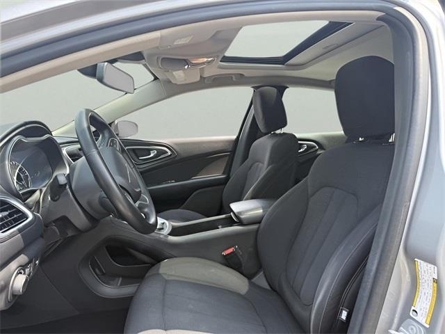 2016 Chrysler 200 Limited, available for sale in Stratford, Connecticut | Wiz Leasing Inc. Stratford, Connecticut 2016 Chrysler 200 Limited, available for sale in Stratford, Connecticut | Wiz Leasing Inc. Stratford, Connecticut