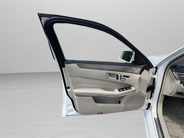 2014 Mercedes-benz E-class E 350, available for sale in Stratford, Connecticut | Wiz Leasing Inc. Stratford, Connecticut 2014 Mercedes-benz E-class E 350, available for sale in Stratford, Connecticut | Wiz Leasing Inc. Stratford, Connecticut