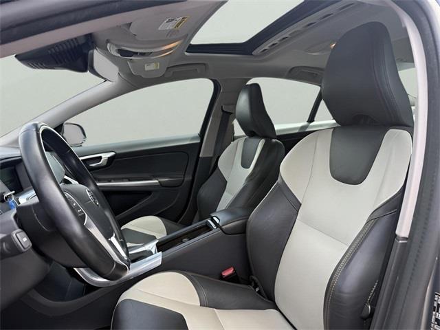 2017 Volvo S60 Cross Country T5, available for sale in Stratford, Connecticut | Wiz Leasing Inc. Stratford, Connecticut 2017 Volvo S60 Cross Country T5, available for sale in Stratford, Connecticut | Wiz Leasing Inc. Stratford, Connecticut