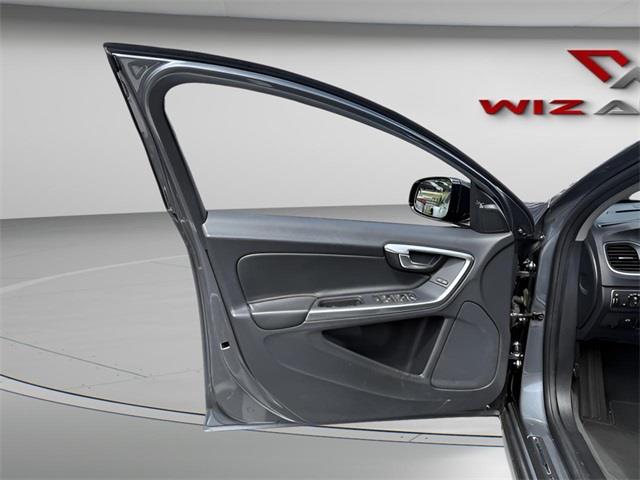 2017 Volvo S60 Cross Country T5, available for sale in Stratford, Connecticut | Wiz Leasing Inc. Stratford, Connecticut 2017 Volvo S60 Cross Country T5, available for sale in Stratford, Connecticut | Wiz Leasing Inc. Stratford, Connecticut
