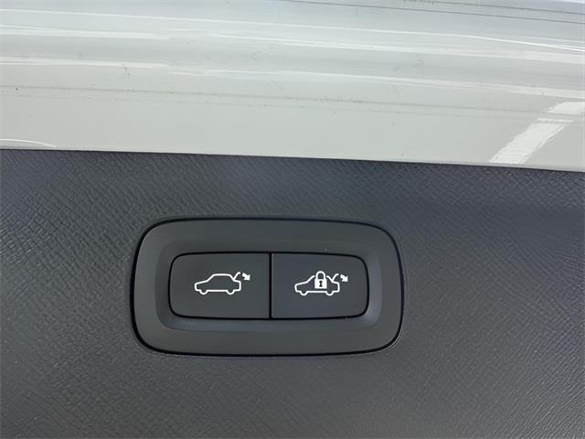2022 Volvo Xc90 Recharge Plug-in Hybrid T8 Inscription Expression Extended Range 6P, available for sale in Stratford, Connecticut | Wiz Leasing Inc. Stratford, Connecticut 2022 Volvo Xc90 Recharge Plug-in Hybrid T8 Inscription Expression Extended Range 6P, available for sale in Stratford, Connecticut | Wiz Leasing Inc. Stratford, Connecticut