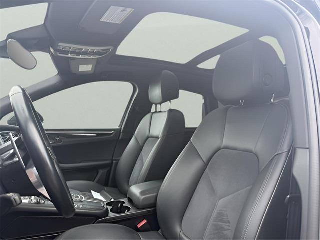 2018 Porsche Macan Base, available for sale in Stratford, Connecticut | Wiz Leasing Inc. Stratford, Connecticut 2018 Porsche Macan Base, available for sale in Stratford, Connecticut | Wiz Leasing Inc. Stratford, Connecticut
