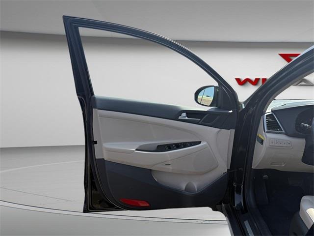 2017 Hyundai Tucson Limited, available for sale in Stratford, Connecticut | Wiz Leasing Inc. Stratford, Connecticut 2017 Hyundai Tucson Limited, available for sale in Stratford, Connecticut | Wiz Leasing Inc. Stratford, Connecticut