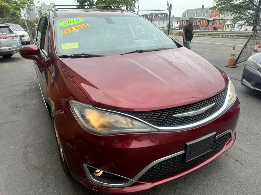 2018 Chrysler Pacifica Touring L FWD, available for sale in Revere, Massachusetts | Wonderland Auto. Revere, Massachusetts 2018 Chrysler Pacifica Touring L FWD, available for sale in Revere, Massachusetts | Wonderland Auto. Revere, Massachusetts