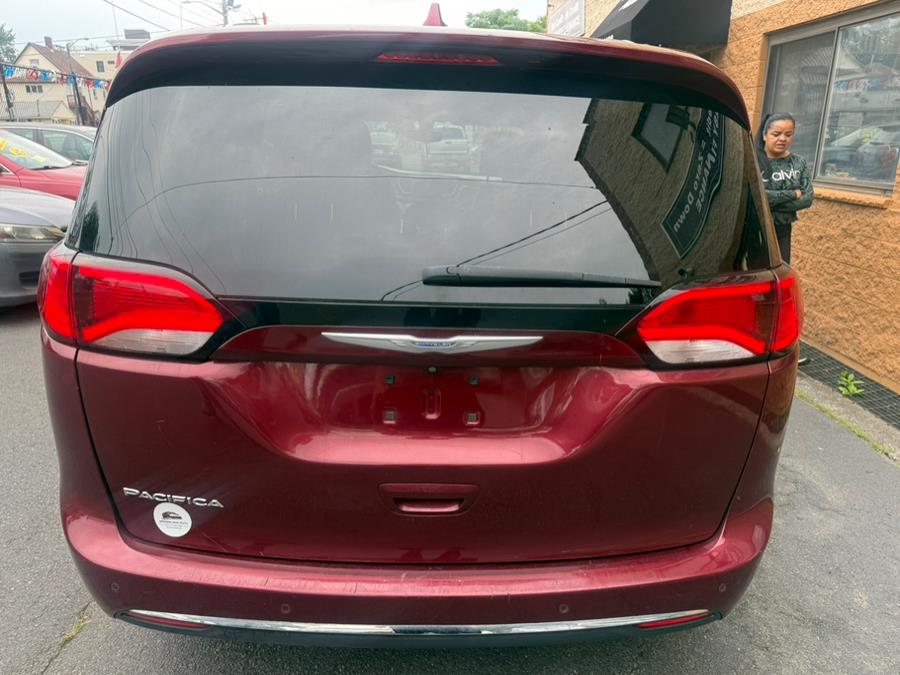 2018 Chrysler Pacifica Touring L FWD, available for sale in Revere, Massachusetts | Wonderland Auto. Revere, Massachusetts 2018 Chrysler Pacifica Touring L FWD, available for sale in Revere, Massachusetts | Wonderland Auto. Revere, Massachusetts