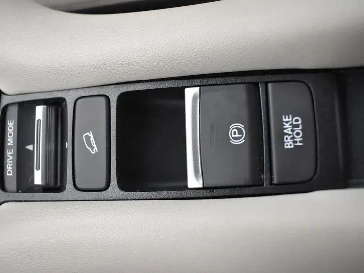 2023 Honda Hr-v LX Sport Utility 4D, available for sale in Linden, New Jersey | Route 27 Auto Mall. Linden, New Jersey 2023 Honda Hr-v LX Sport Utility 4D, available for sale in Linden, New Jersey | Route 27 Auto Mall. Linden, New Jersey