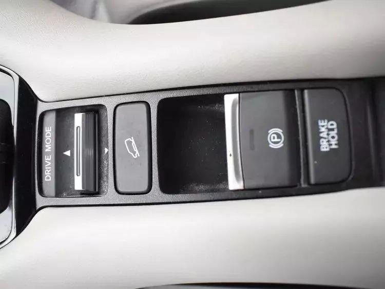 2024 Honda Hr-v LX Sport Utility 4D, available for sale in Linden, New Jersey | Route 27 Auto Mall. Linden, New Jersey 2024 Honda Hr-v LX Sport Utility 4D, available for sale in Linden, New Jersey | Route 27 Auto Mall. Linden, New Jersey
