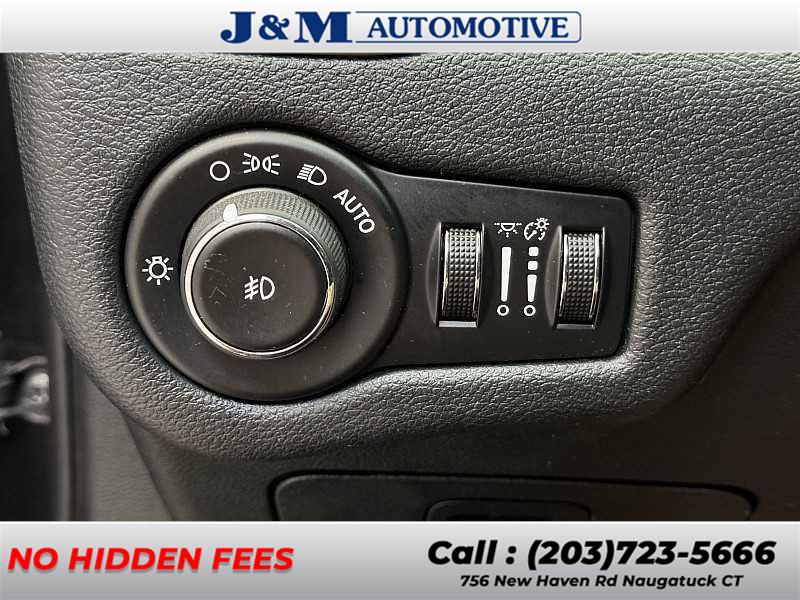 2016 Jeep Cherokee Latitude, available for sale in Naugatuck, Connecticut | J&M Automotive Sls&Svc LLC. Naugatuck, Connecticut 2016 Jeep Cherokee Latitude, available for sale in Naugatuck, Connecticut | J&M Automotive Sls&Svc LLC. Naugatuck, Connecticut